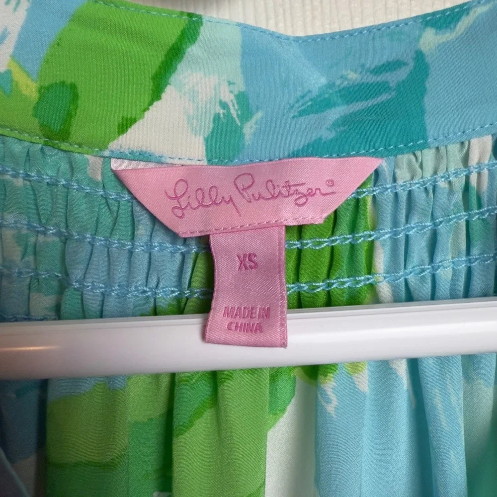 Lilly Pulitzer XS Elsa Silk Top First Impressions...FLAW spots on front & sleeve